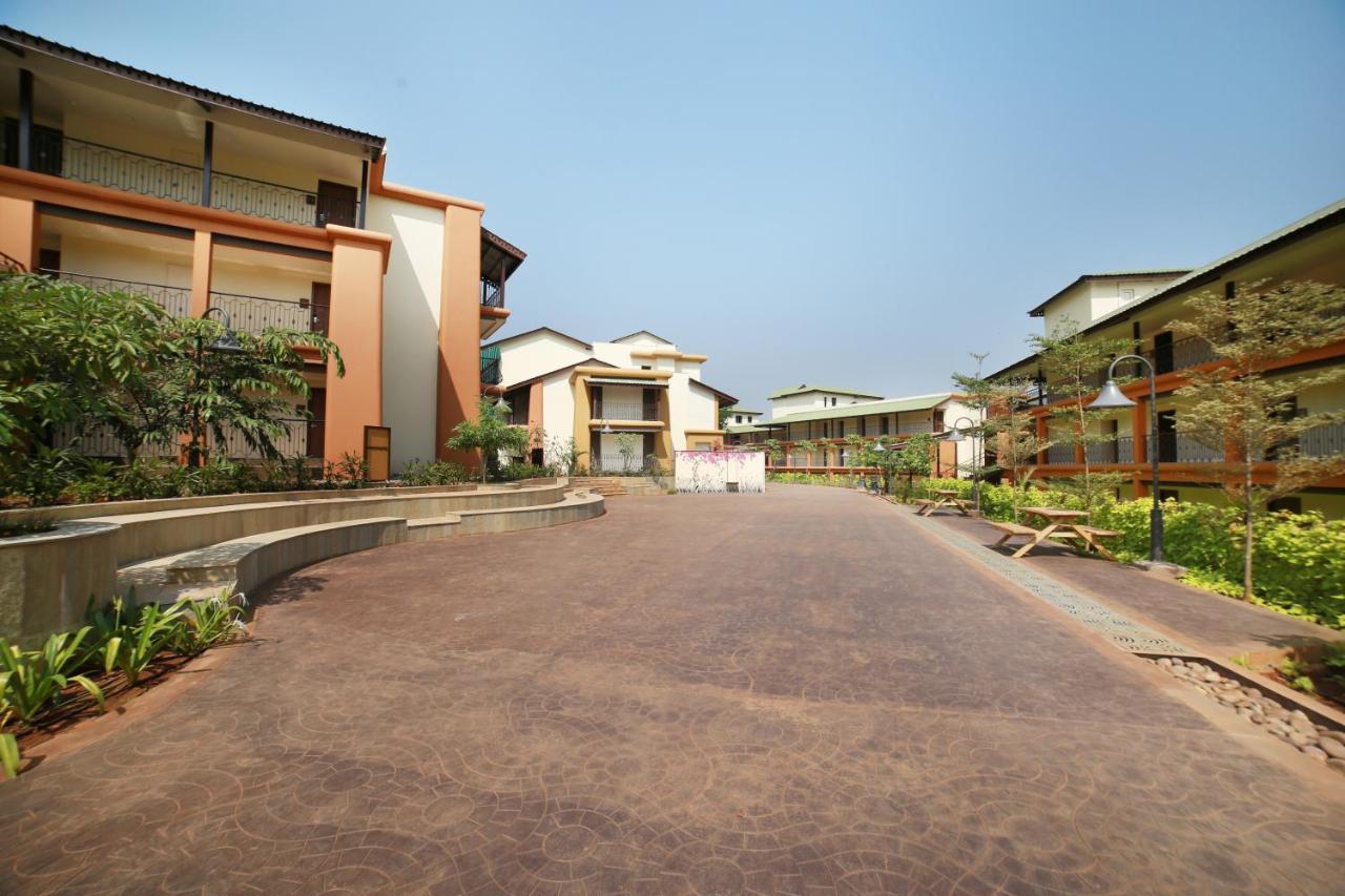 Club Mahindra Assonora Hotel Exterior photo