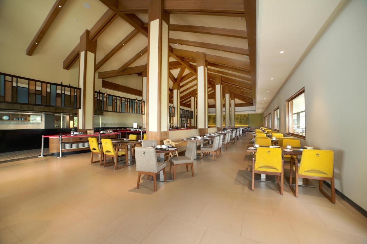 Club Mahindra Assonora Hotel Exterior photo