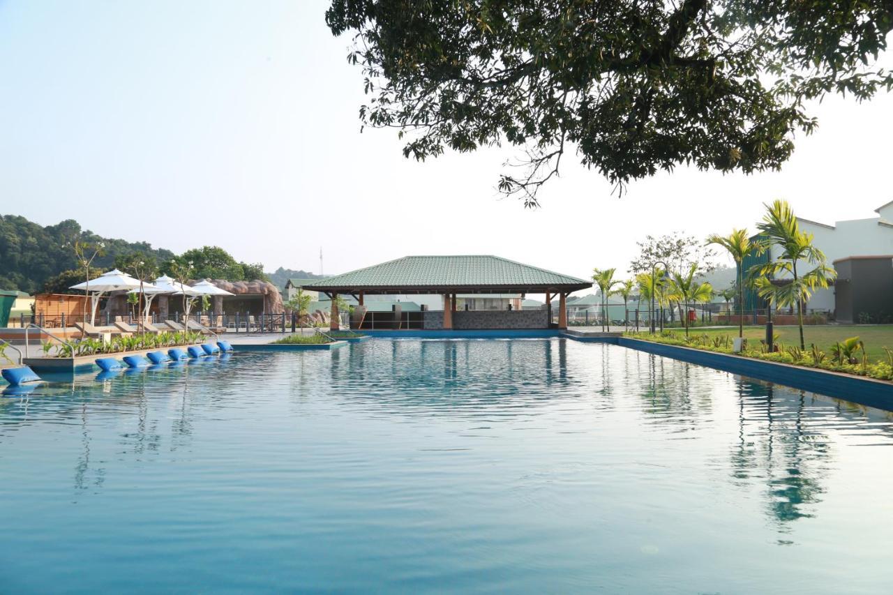 Club Mahindra Assonora Hotel Exterior photo